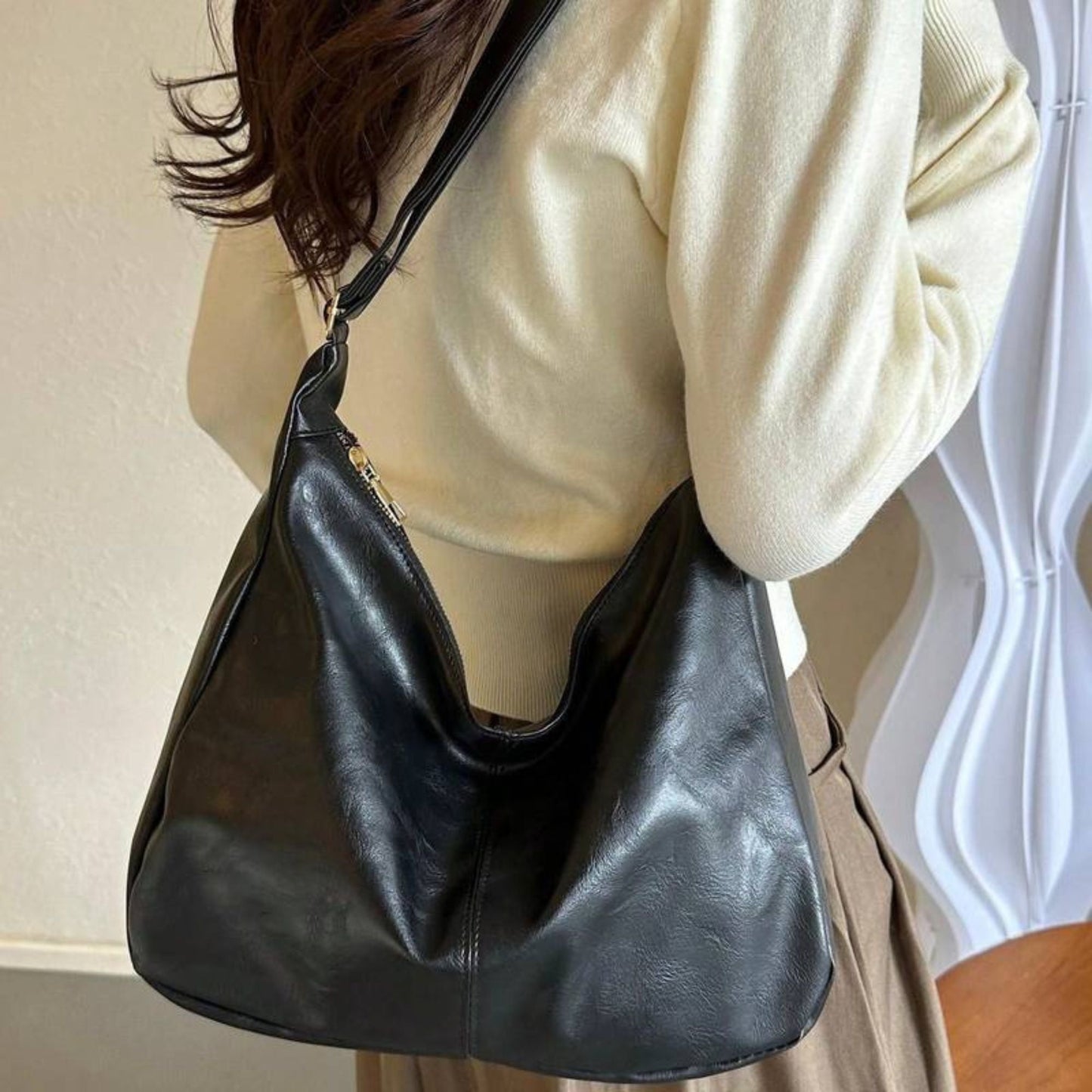 Maria Scarlett Leather Tote