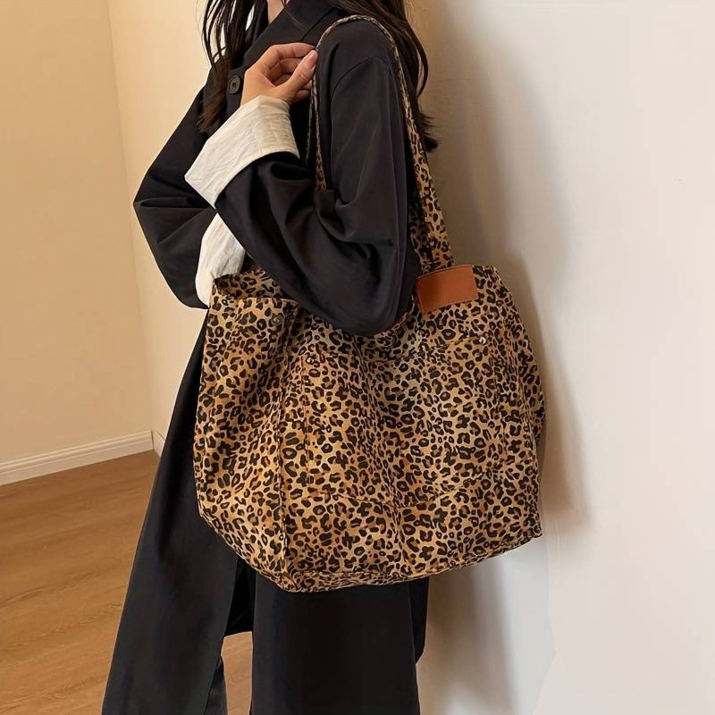 Daily Leo Tote Tasche