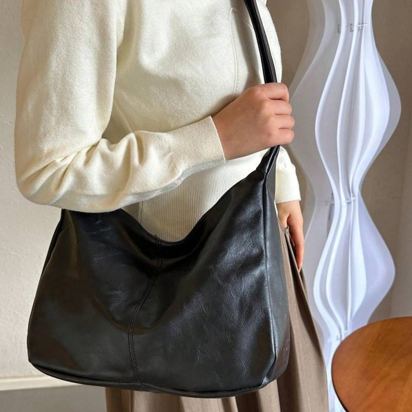 Maria Scarlett Leather Tote